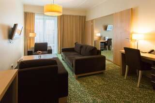 Отель Spa Hotel Meri Курессааре Улучшенный люкс с сауной и правом посещения спа-центра-2