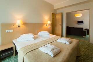 Отель Spa Hotel Meri Курессааре Улучшенный люкс с сауной и правом посещения спа-центра-3